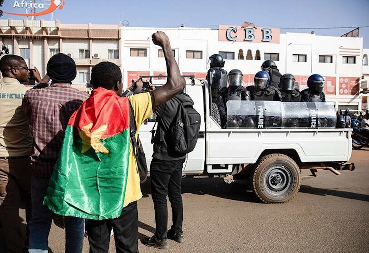 Burkina Faso anuncia la creación de comités locales para dialogar con los yihadistas