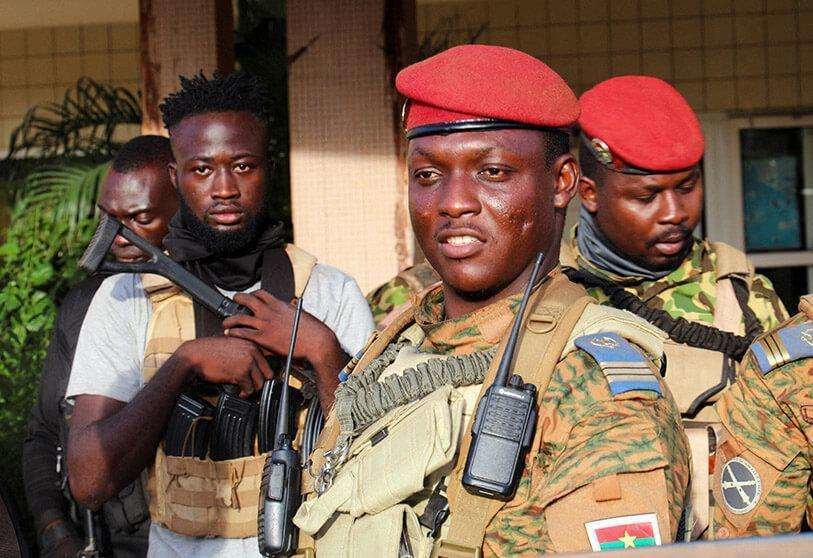 Burkina Faso un año después del golpe militar: se repite el mismo escenario que en Mali