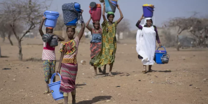 Miles de refugiados malienses huyen de los campos de Burkina Faso tras los ataques