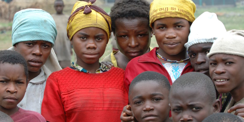 Sobreviviendo a la crisis y conflictos en el Sahel: Desafíos para la salud mental de los niños desplazados en Burkina Faso