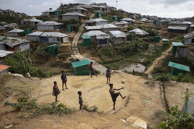 Terror en el campo de refugiados rohingya por el secuestro de niños para combatir en Myanmar