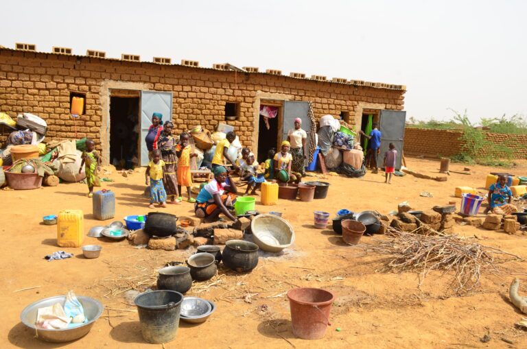 Los refugiados burkineses en Malí se enfrentan a unas condiciones de vida terribles