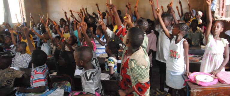 Inseguridad en el Sahel: escuelas cerradas, educación comprometida, niños en peligro