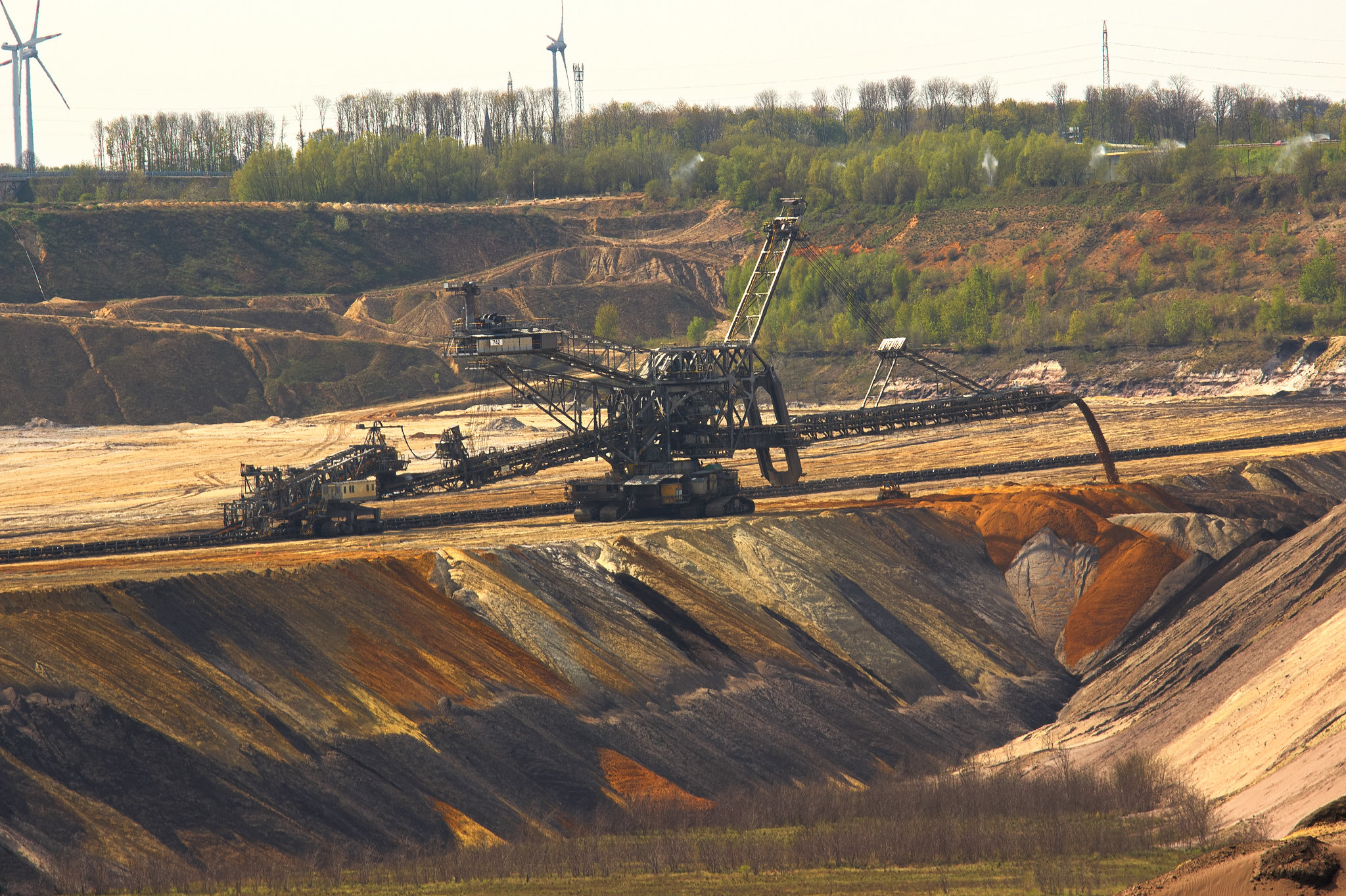 Minerales de Tierras Raras: La Nueva Carrera Geopolítica que Redefinirá el Futuro Tecnológico y Económico Global