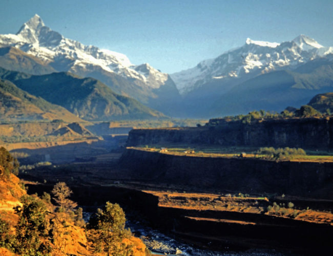 Nepal entre Gigantes: El Avance Silencioso de China y el Nuevo Tablero Geopolítico del Himalaya
