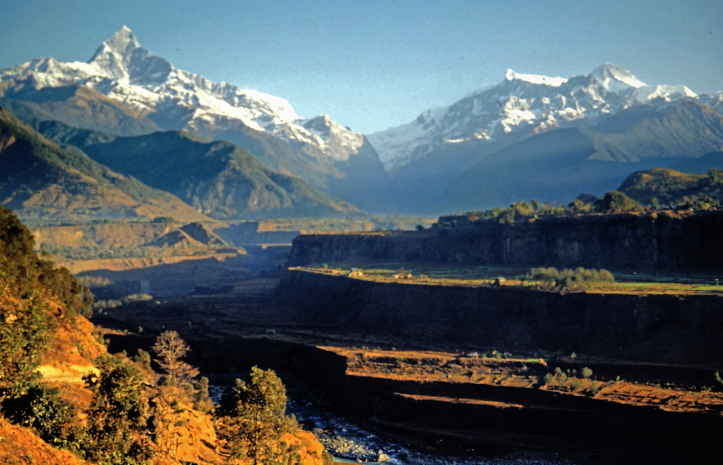 Nepal entre Gigantes: El Avance Silencioso de China y el Nuevo Tablero Geopolítico del Himalaya