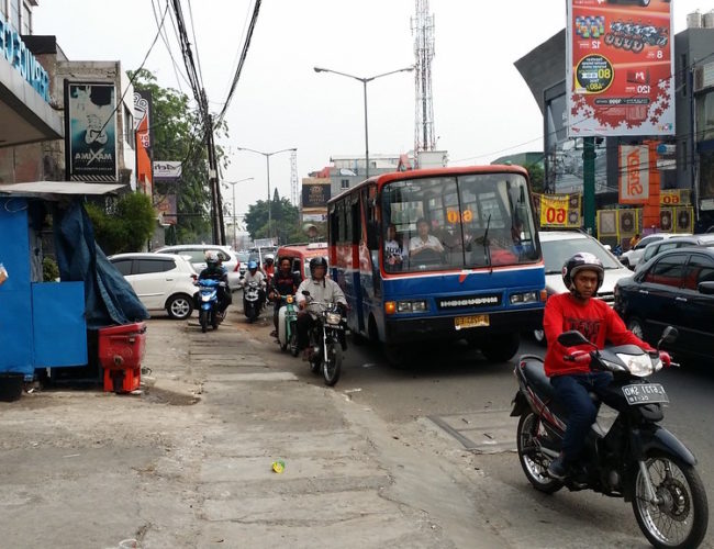 Movilidad Urbana en Indonesia: Entre la Tradición y la Innovación Tecnológica