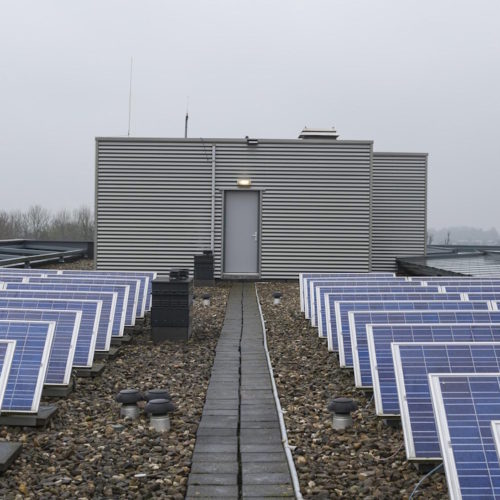 Almacenamiento de energía en edificios: La nueva frontera de la planificación urbana contemporánea