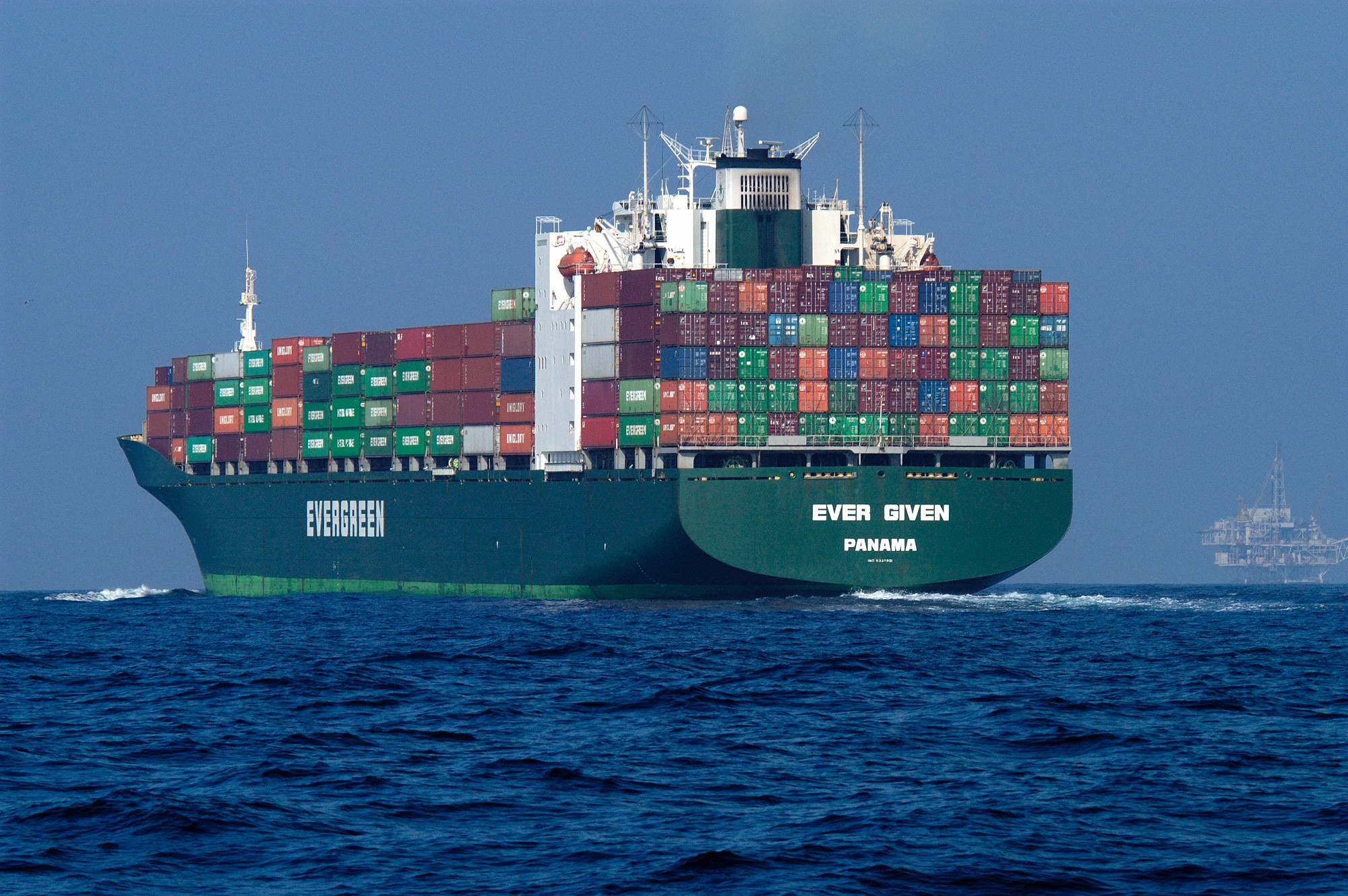 Riesgos y desafíos del transporte marítimo mundial ante una creciente tormenta geopolítica y estructural