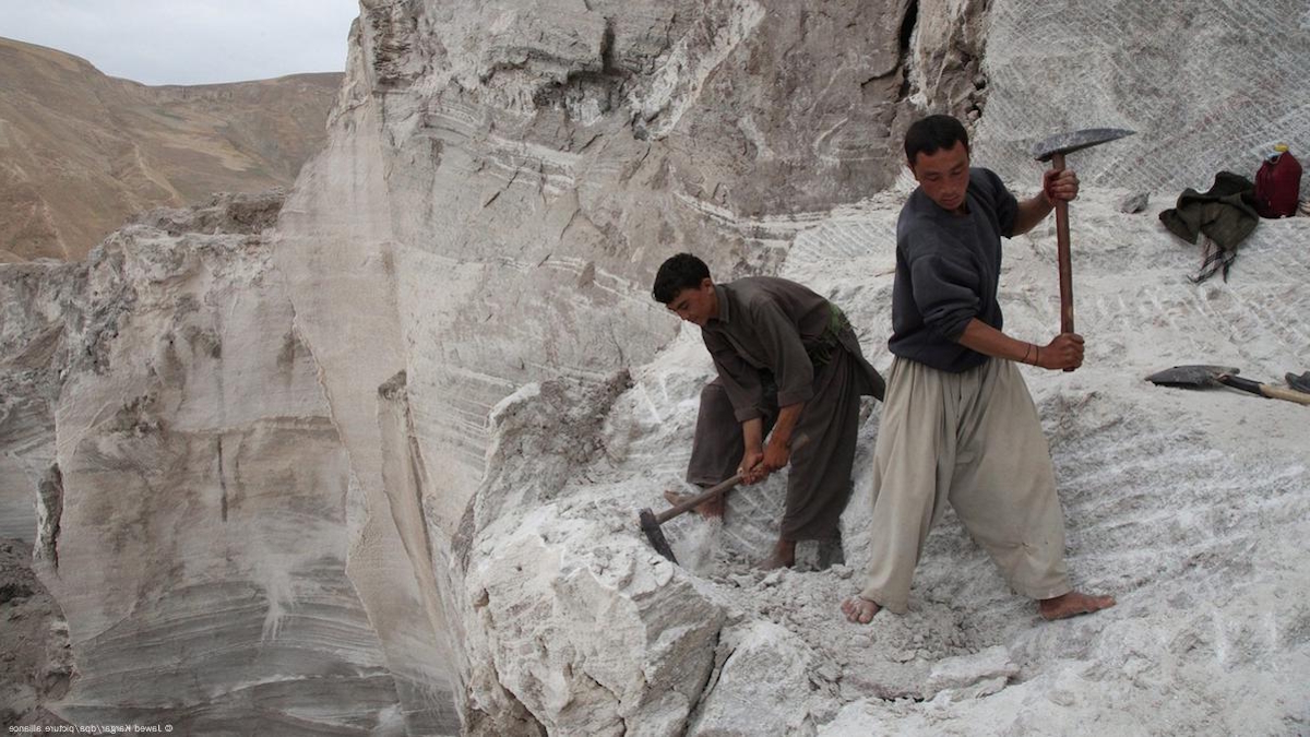 Afganistán entre Minerales y Poder: La Estrategia Talibán para Convertir Recursos en Reconocimiento Internacional