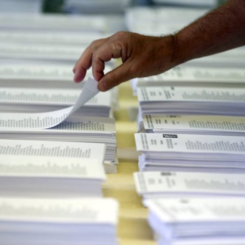 La Democracia Secuestrada: Cómo las Elecciones se Convirtieron en Campos de Batalla Geopolíticos