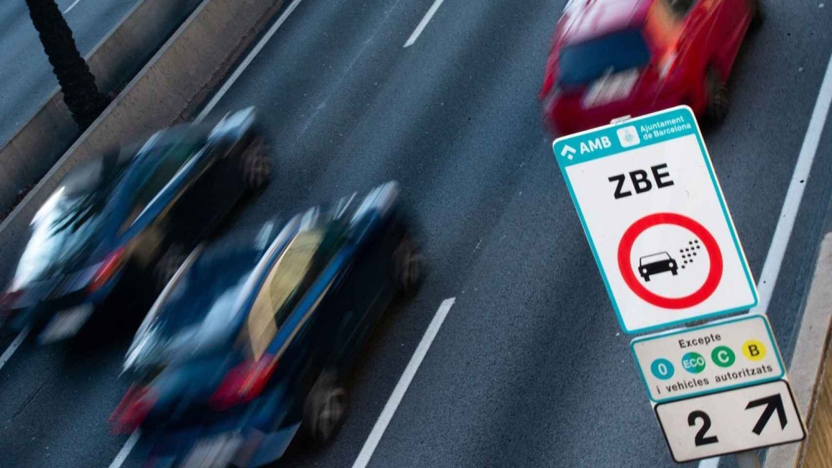 Ciudades sin humo: el avance global de las Zonas de Bajas y Cero Emisiones para transformar la movilidad y el aire urbano