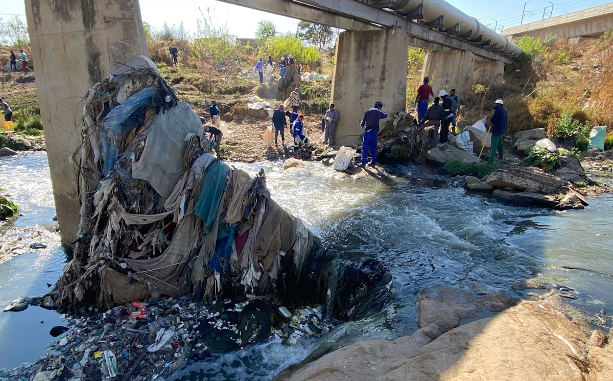 Johannesburgo apuesta por la restauración de sus ríos urbanos tomando como modelo el programa de gestión fluvial transformadora de Durban