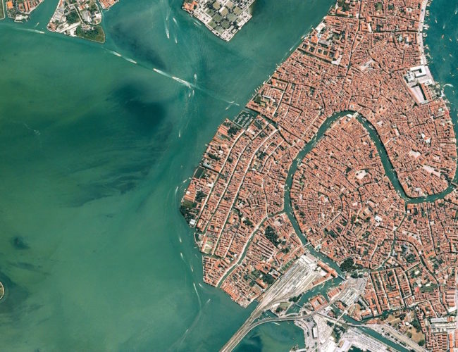 El papel estratégico de los datos satelitales en la transformación de las ciudades inteligentes