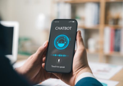 Artificial Intelligence in the Public Sector: Strategic Scenarios and the Rise of Chatbots by 2030