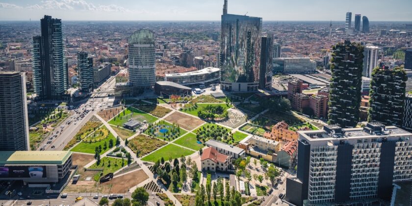 Cities Becoming Intelligent: Artificial Intelligence as the Foundation of a New Urban Paradigm