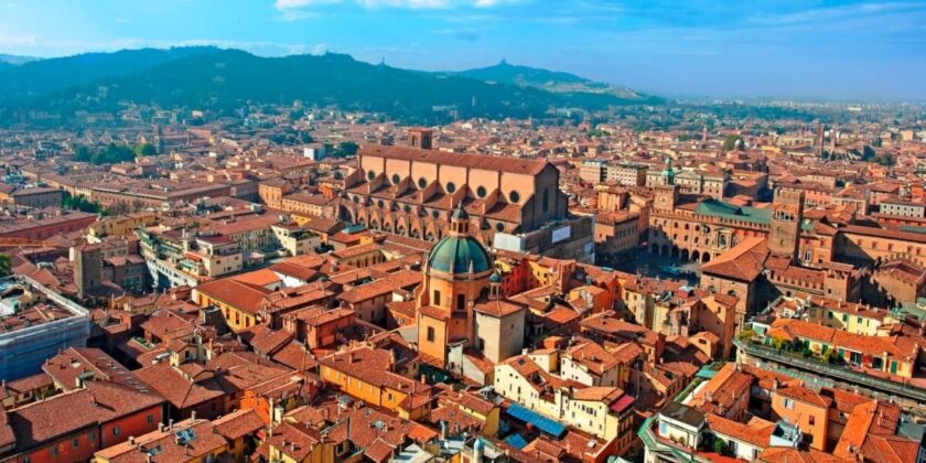 Shaping the Future of Italian Cities: Smart Governance, Digital Innovation, and Citizen Centric Public Administration