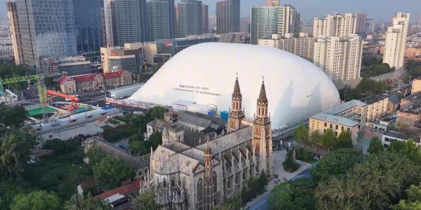 Why China Is Beginning to Cover Construction Sites with Giant Inflatable Domes